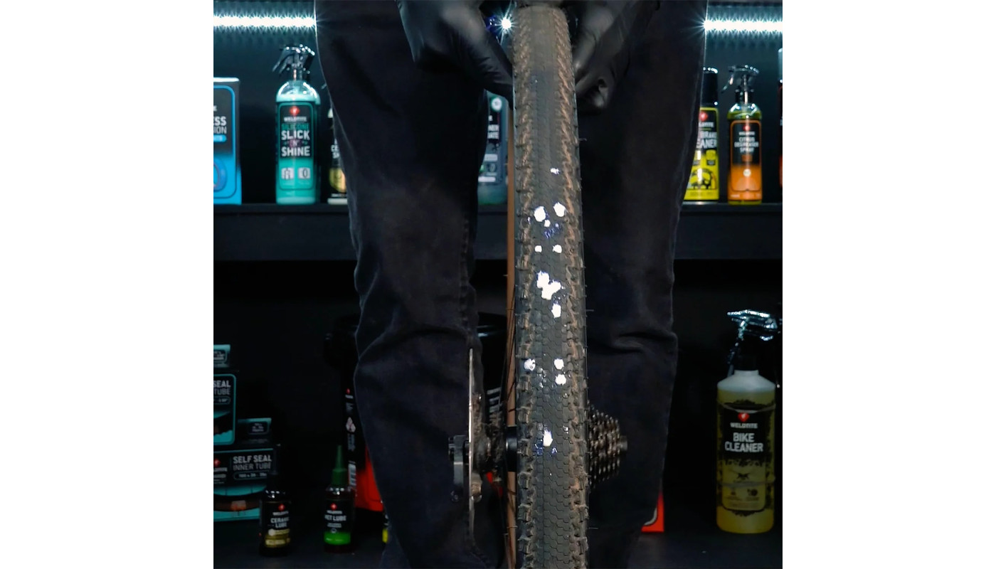Герметик Weldtite 03093 Tubeless Sealant with Rubber Shred, для безкамерних шин, латексний, 1л